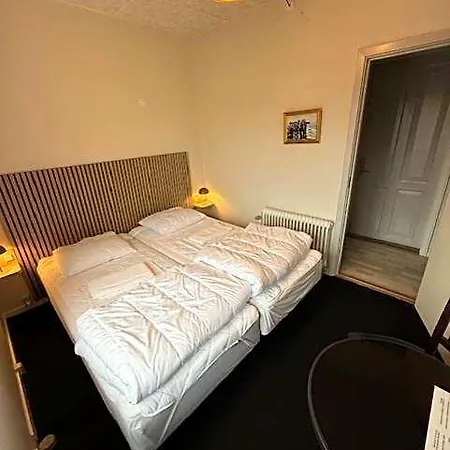 Folsted - Vaerelse 104 Med Eget Badevaerelse Og Fri Parkering Bjergby