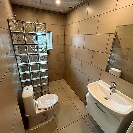 Folsted - Vaerelse 104 Med Eget Badevaerelse Og Fri Parkering Motell Bjergby